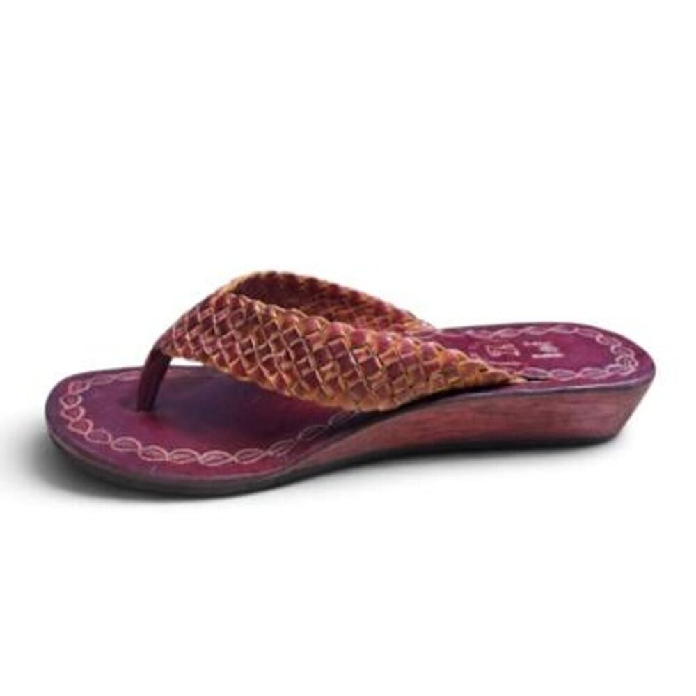 NWOB  Cummings Handmade Artisan Leather Flip Flops sz 9